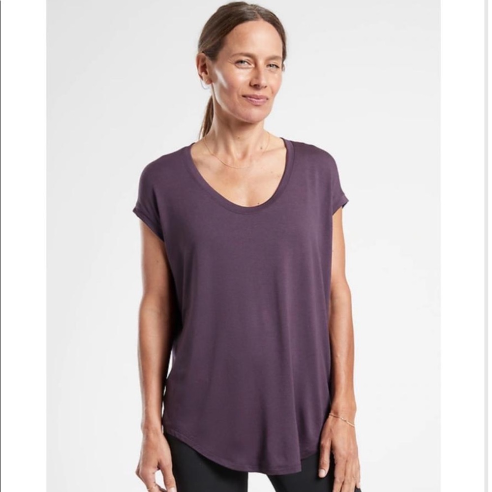Athleta Women’s Cloudlight Stratus Tee in Crocus, Size Small